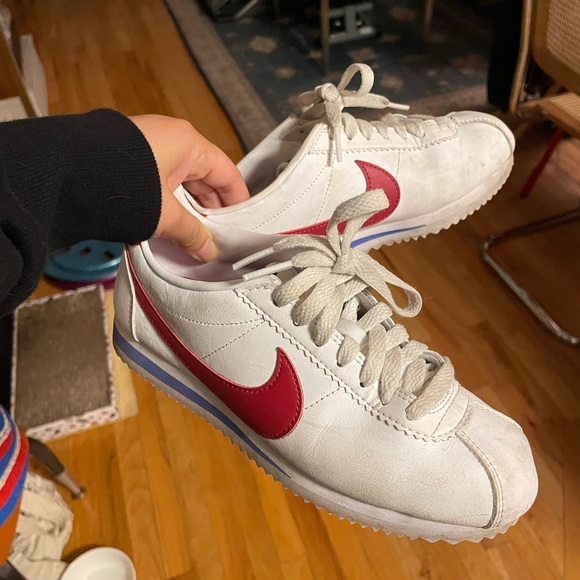 Nike Womens Cortez Sneaker Size 5 - Picture 1 of 3